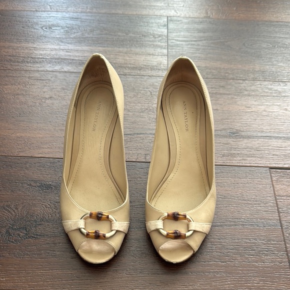 Ann Taylor Shoes - Ann Taylor Pre Owned Leather Tan Heels with Gold Detail, very comfortable.